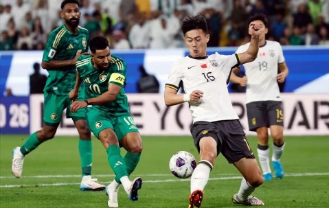 开元棋牌网址-国内足球球员勤奋训练，备战未来比赛雄心勃勃(超级绿茵球王)